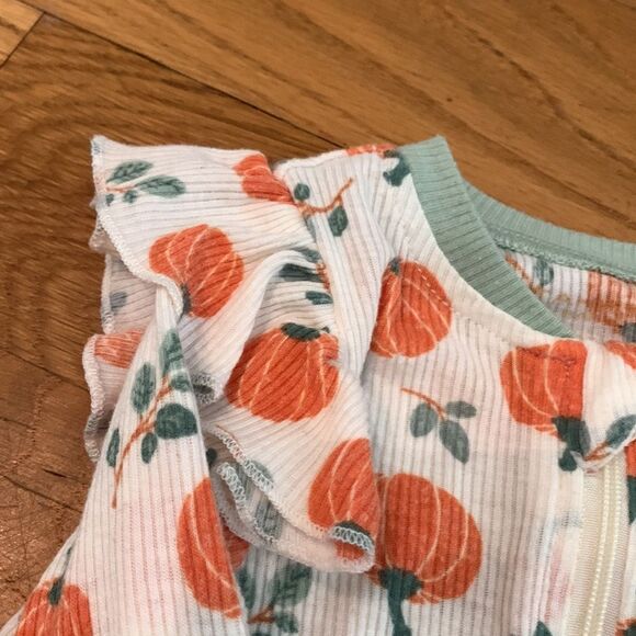 Tahari baby fall sleepers set of 2 size 0-3 months - Picture 5 of 6